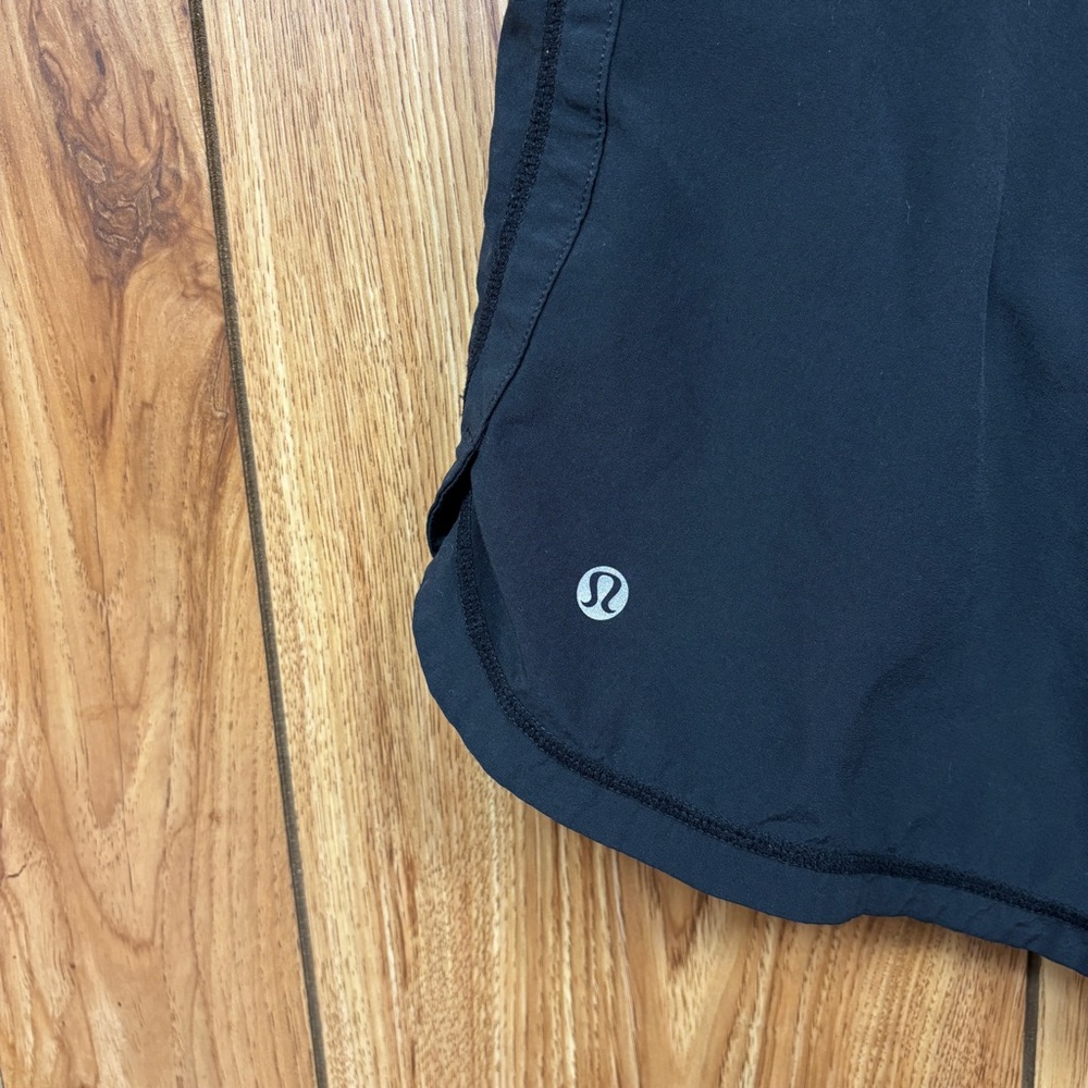 Lululemon 🍋 Shorts Size 10 - Picture 3 of 6